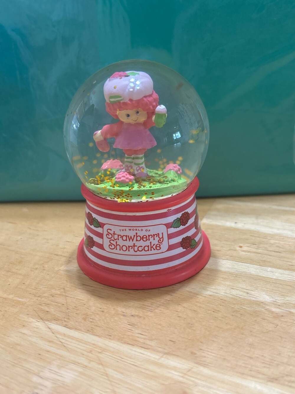 The World of Strawberry Shortcake Raspberry Tart Mini Snow Globe